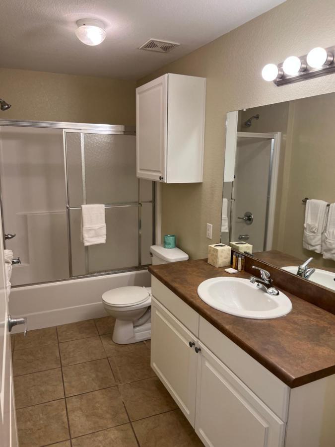 Washburn Hotel Suites Topeka Exteriör bild